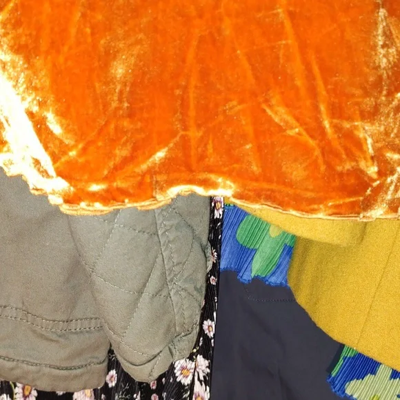 Asos Gold Velvet Crop Top - Picture 4 of 5